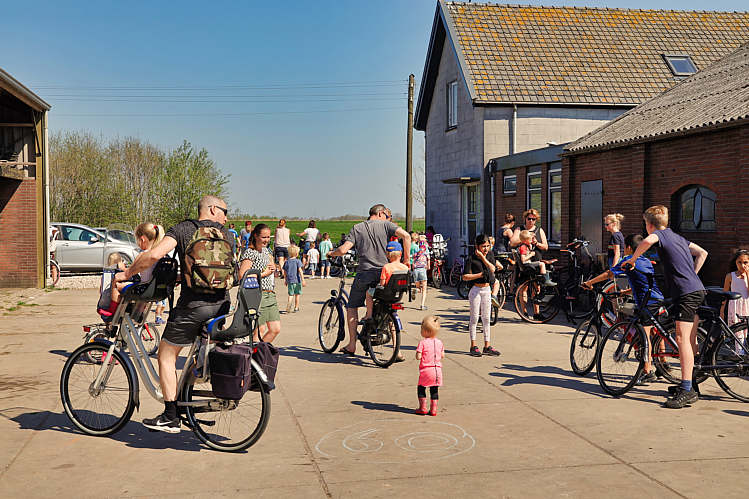 Paaseieren zoeken met en door speeltuinvereniging Wildebras_45
